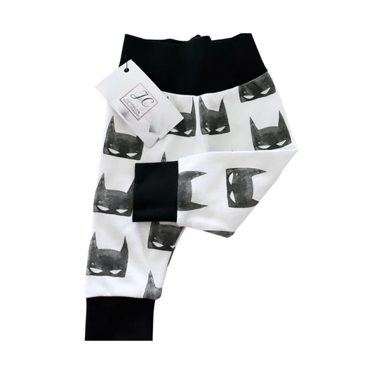 Bat-mask leggings