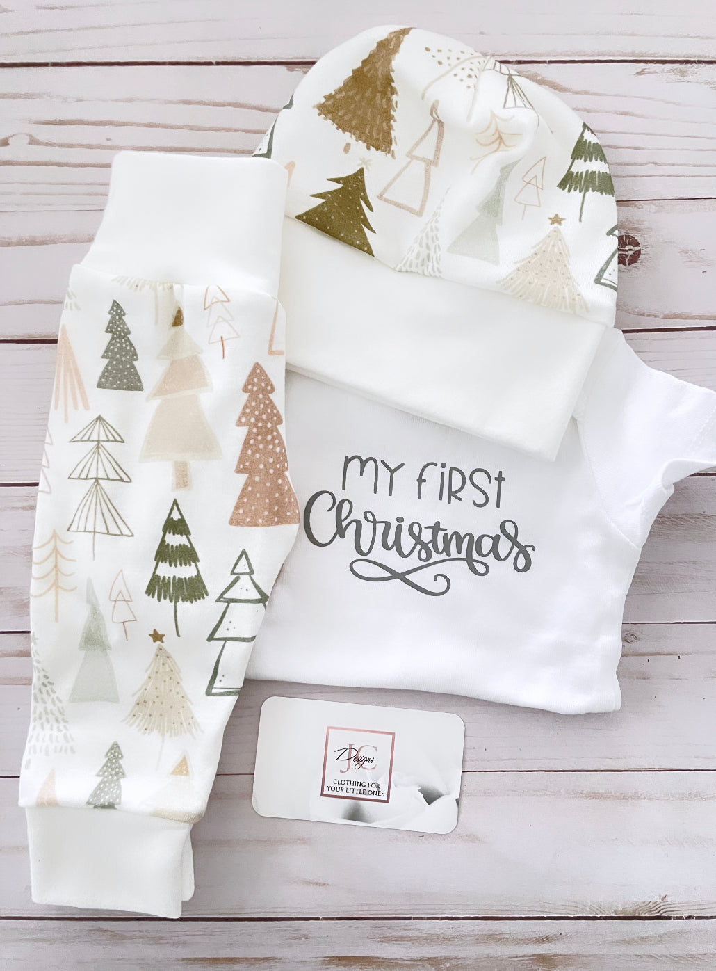 Evergreen trees outfit