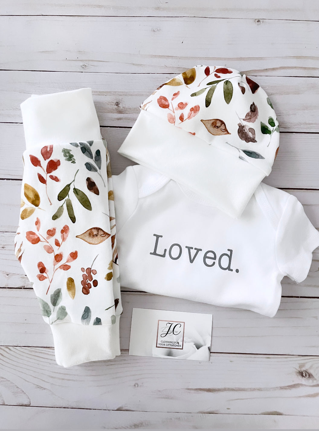 Tenue de feuilles à l'aquarelle