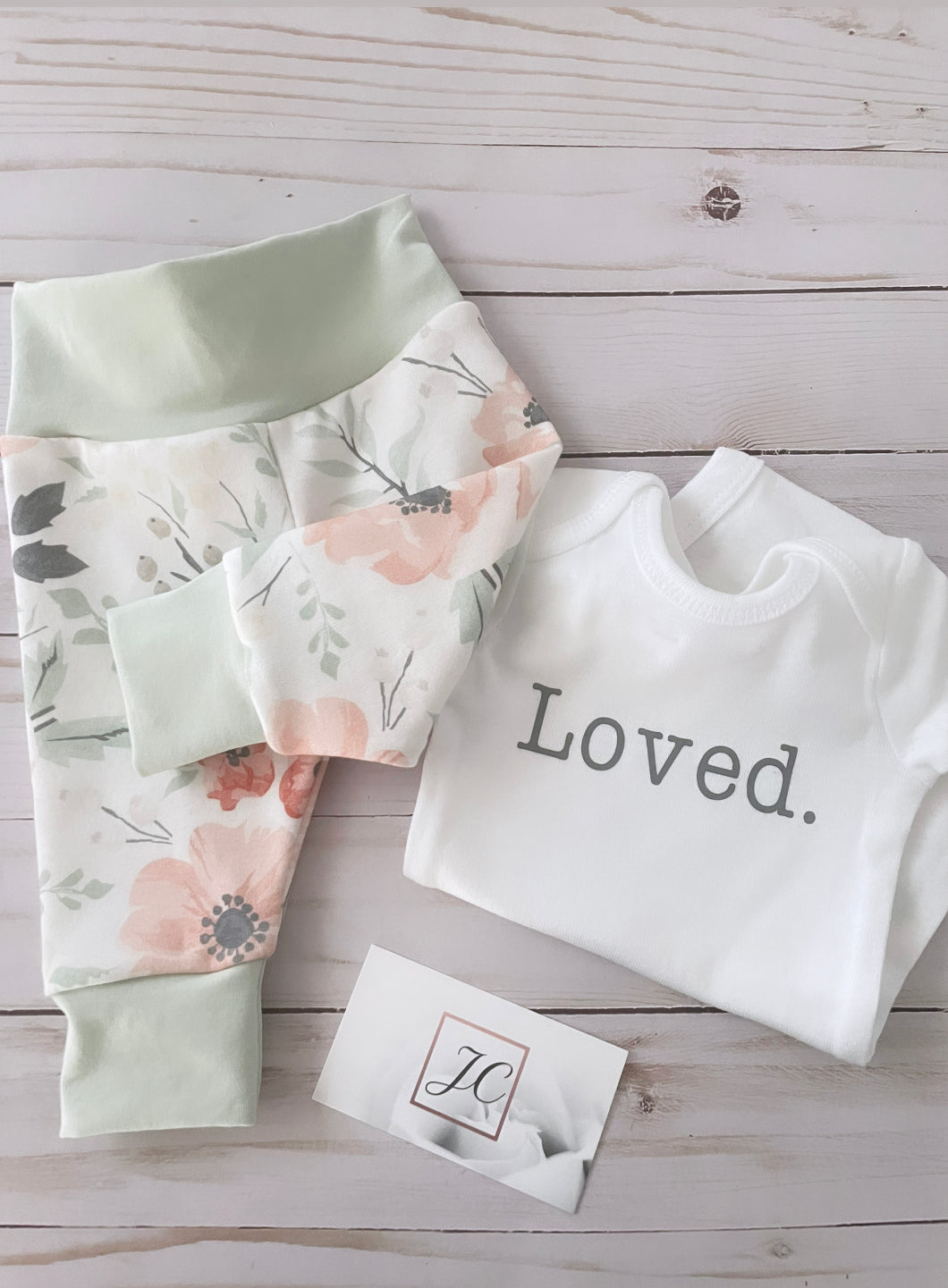 Tenue fleurie pêche à l'aquarelle