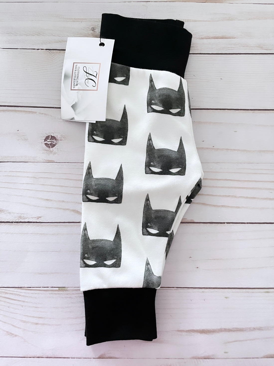 Bat-mask leggings