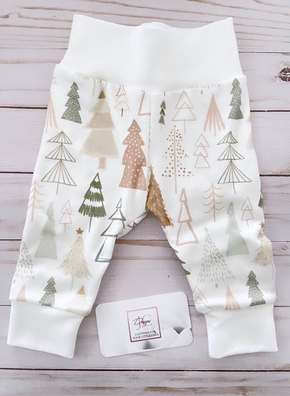 Evergreen trees outfit