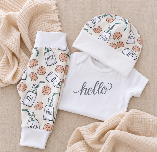 Tenue avec du lait et des biscuits