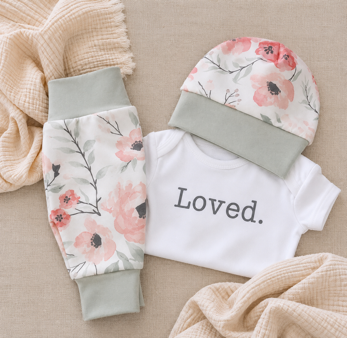 Conjunto floral en acuarela color melocotón